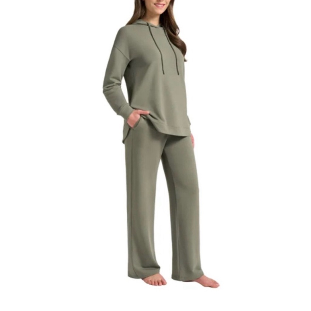 Max & Mia Women's Green Track Pants - Picture 2 of 3